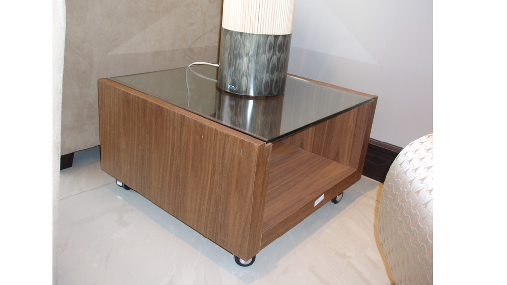 3081(KBH)-END TABLE-WALNUT