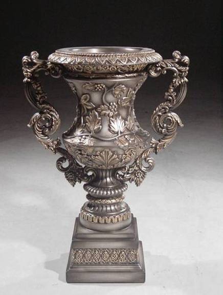 947-A VASE - ANT. SILVER FIN.