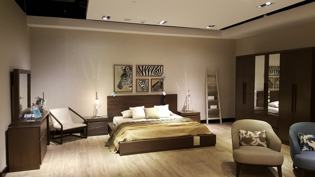HAVANA-BED+2 NIGHT TABLE+DRESSER+MIRROR -BELGIAN OAK