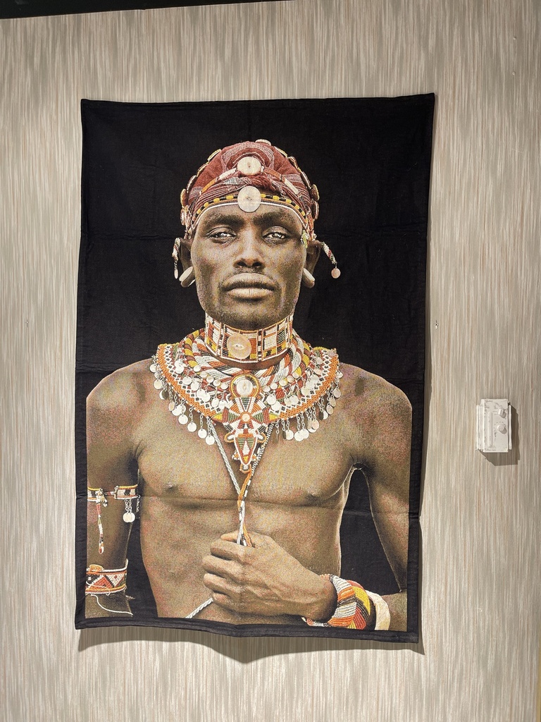 17684-SAMBURU MAN WALLHANGING 95X140 BLACK