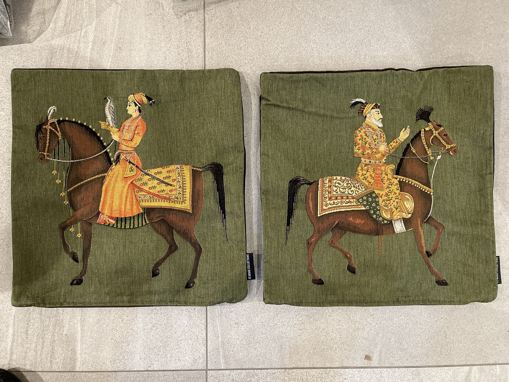 18576-SHOWHORSES CUSHIONS 45X45 S2 GREEN