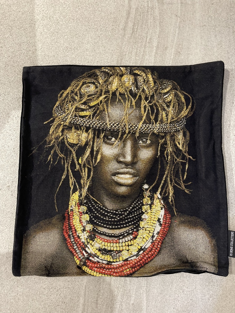 19292-DASSENECH GIRL CUSHION 45X45 COLOR