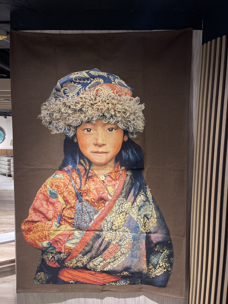 20264-TIBETAN CHILD WALL HANGING 140X220