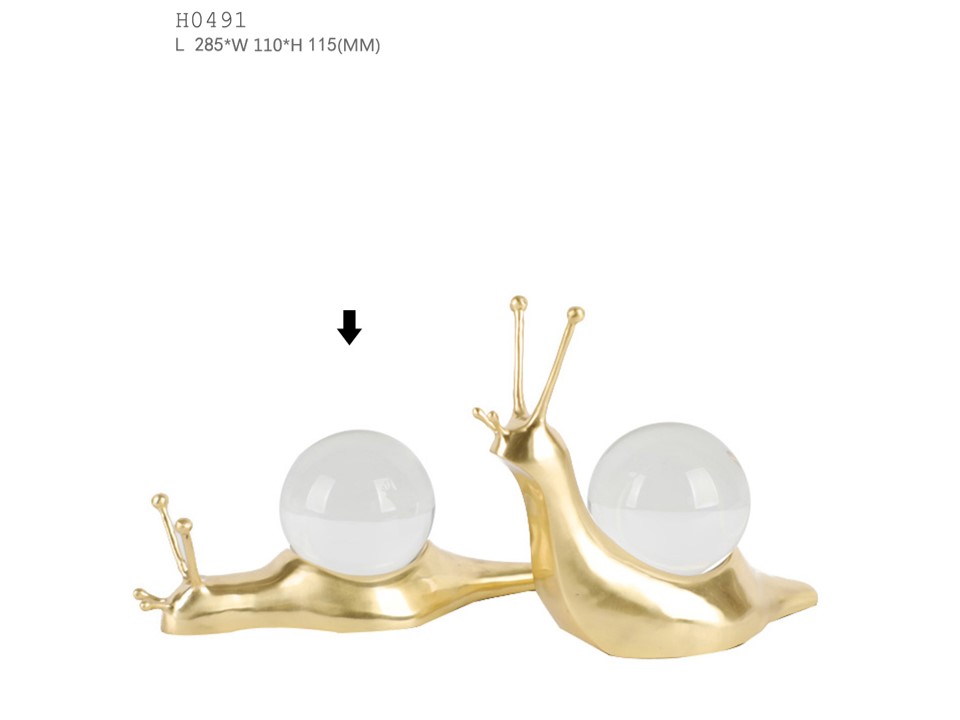 H0491 CRAWLING SNAIL SCULPTURE (285*110*115) GOLD